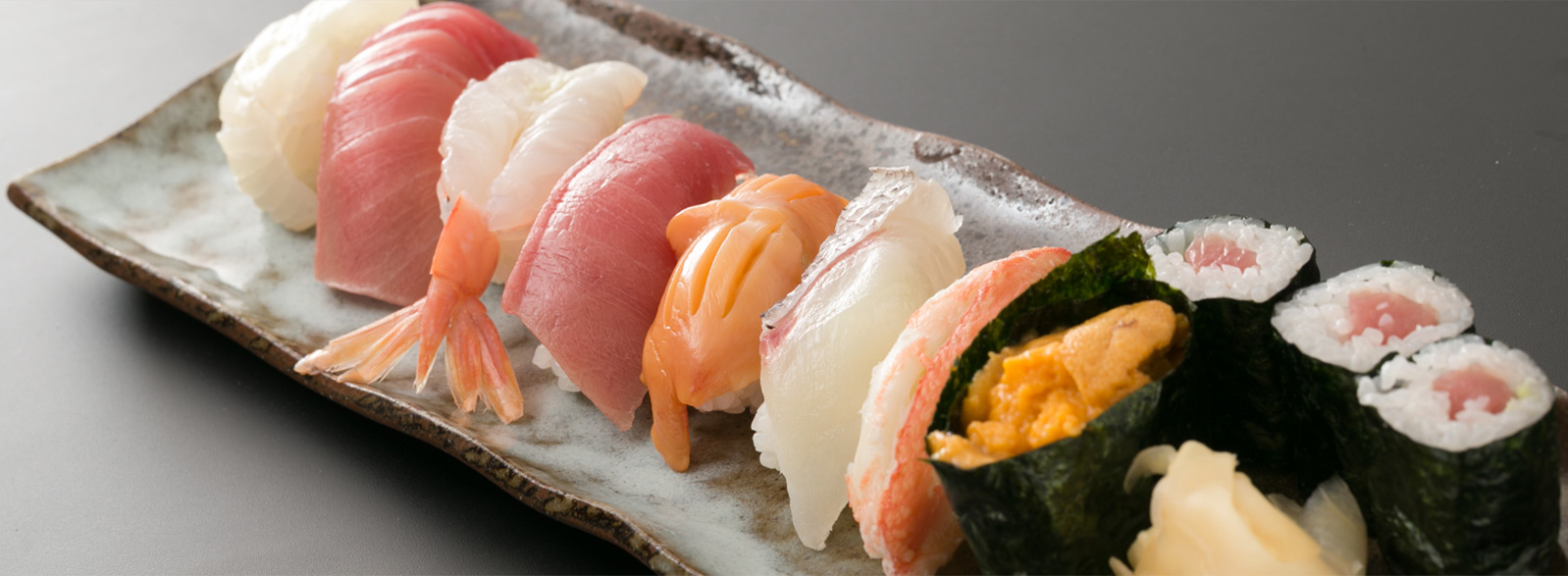 三陸直送の新鮮な魚介類を使用した「寿司」